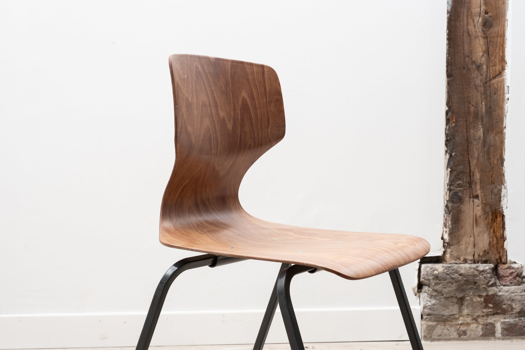 Chaise Galvanitas S23 chêne et gris anthracite