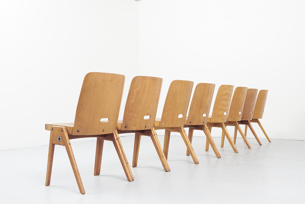 Chaise vintage coque tonneau chêne