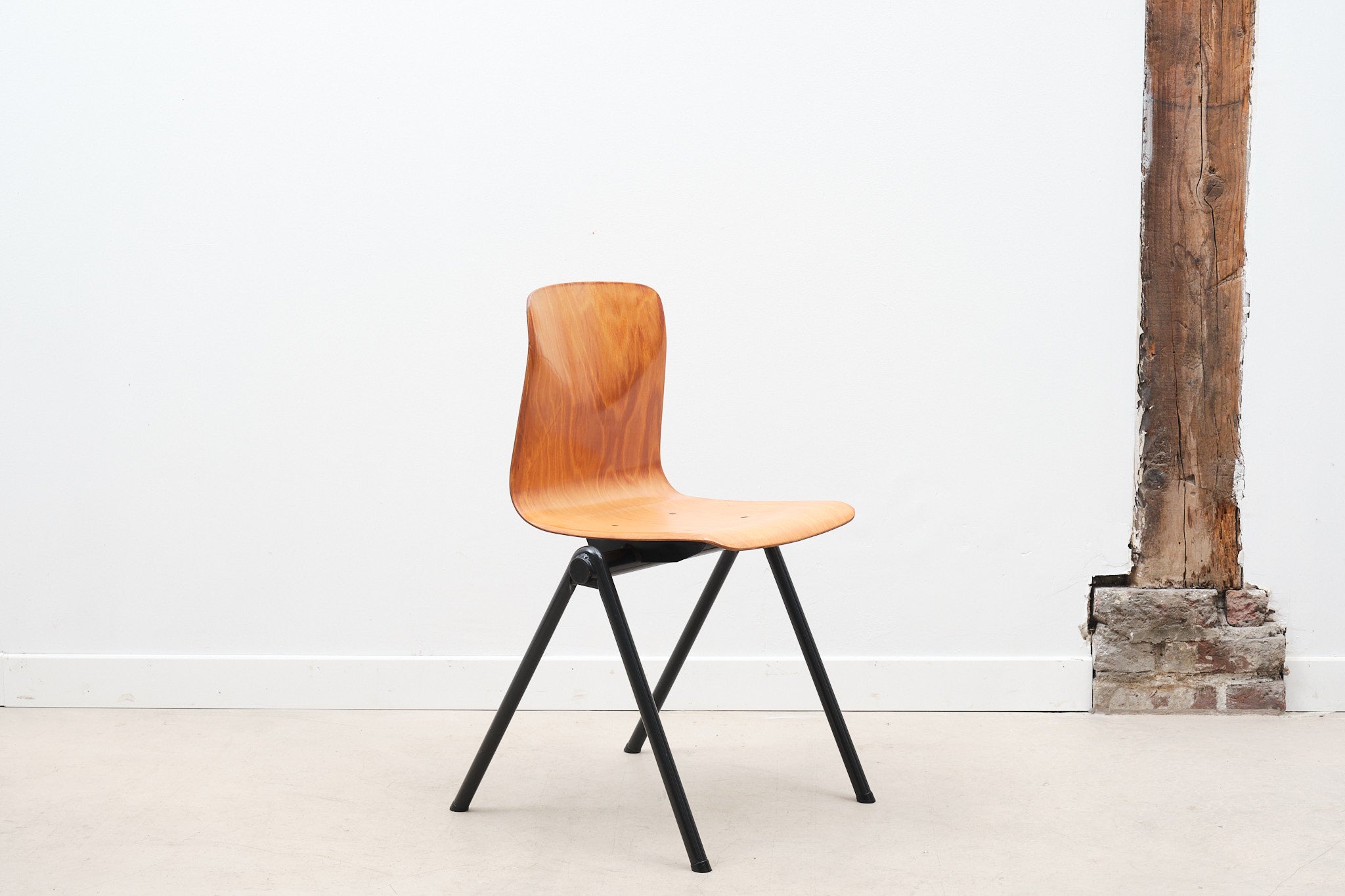 Chaise vintage Galvanitas S30 hêtre et gris anthracite