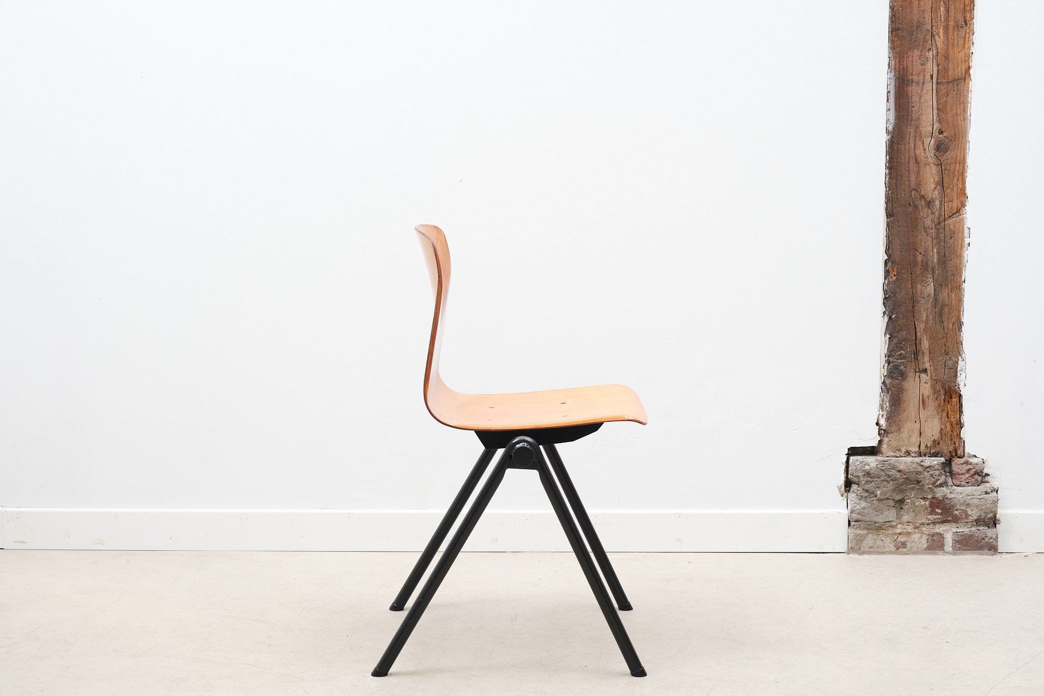 Chaise vintage Galvanitas S30 hêtre et gris anthracite