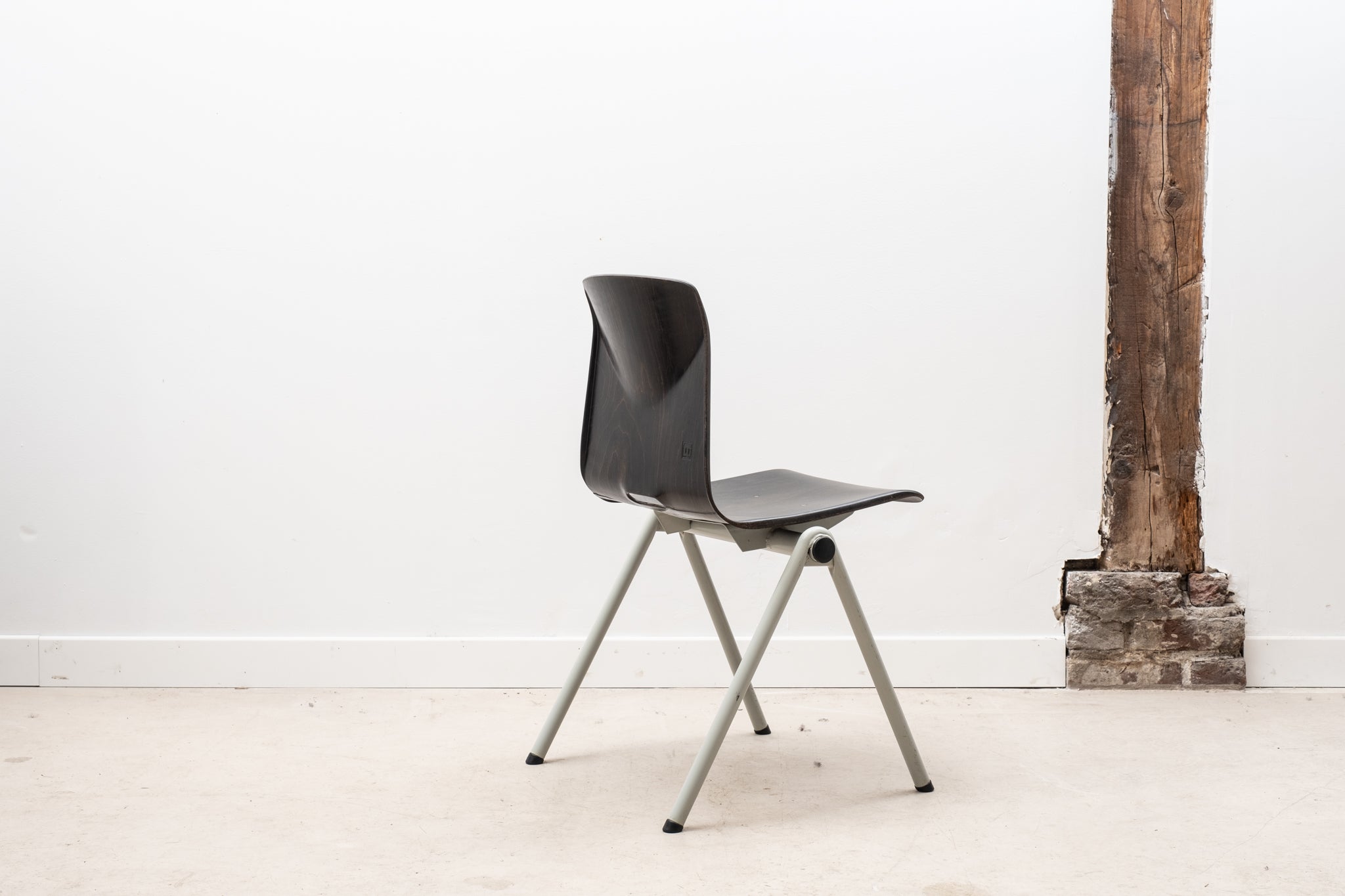 Chaise Galvanitas S30 ébène