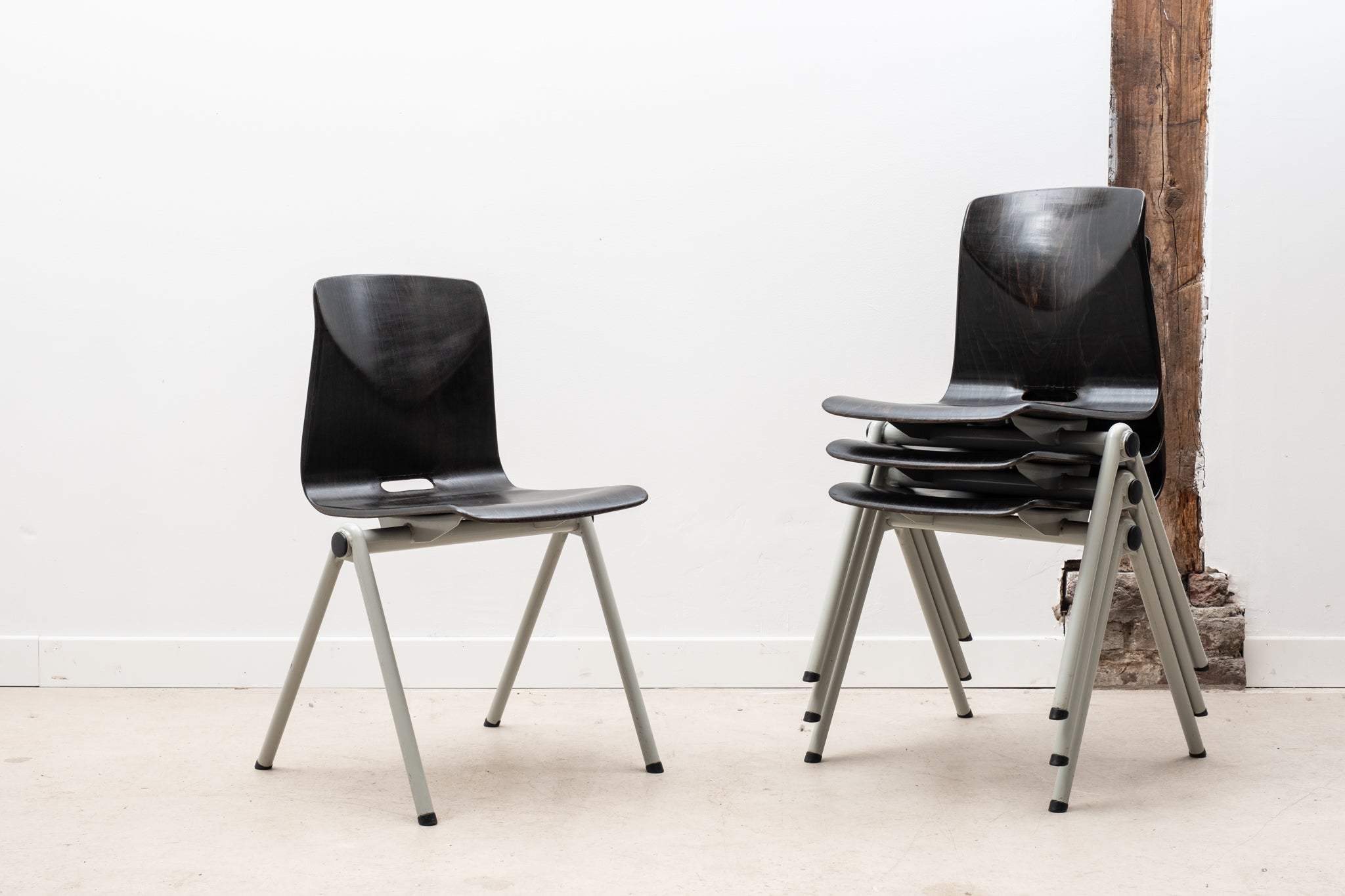 Chaise Galvanitas S30 ébène