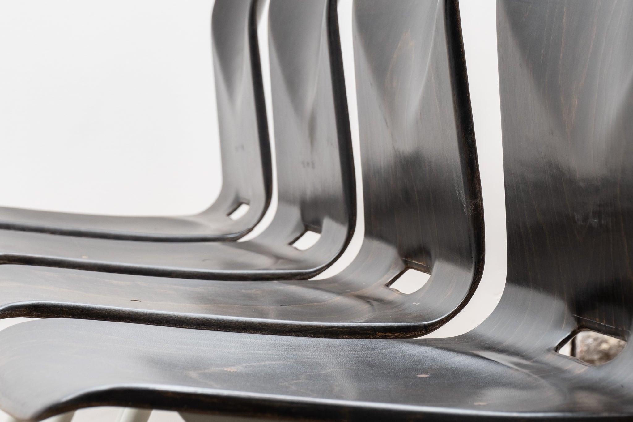 Chaise Galvanitas S30 ébène