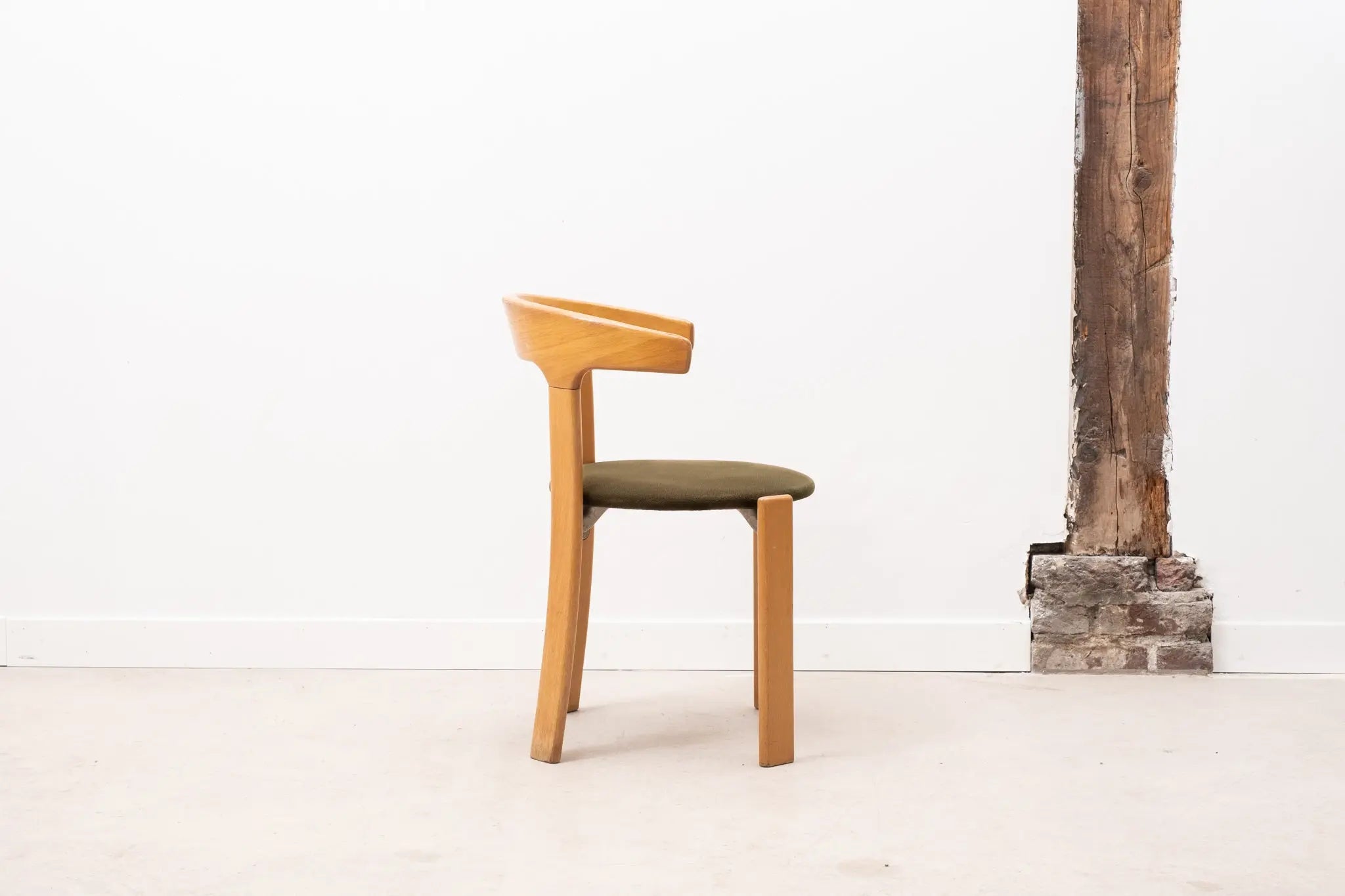 Chaise Bruno Rey Horn hêtre et vert Cartel de Belleville