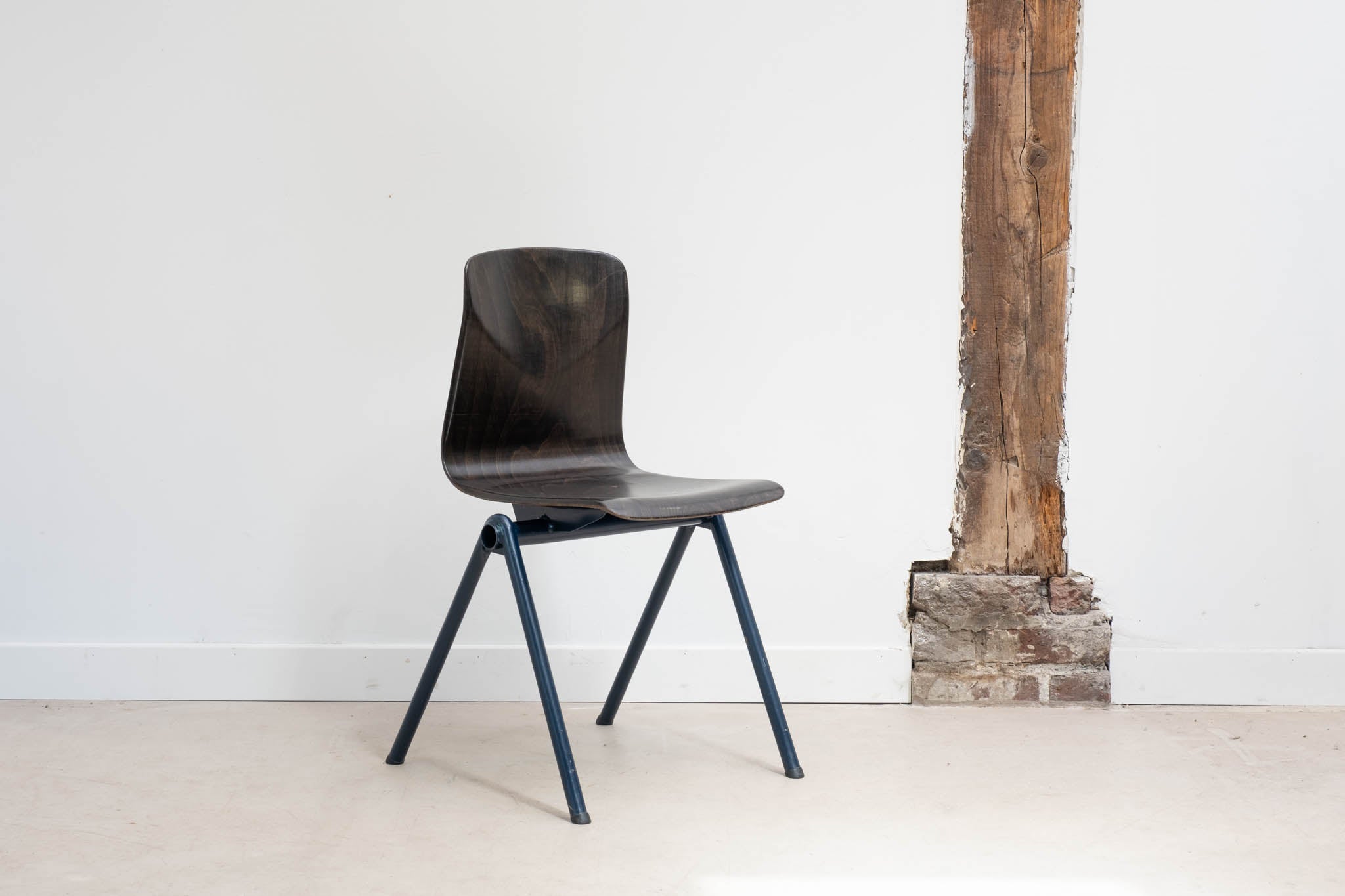 Chaise Galvanitas S30 ébène