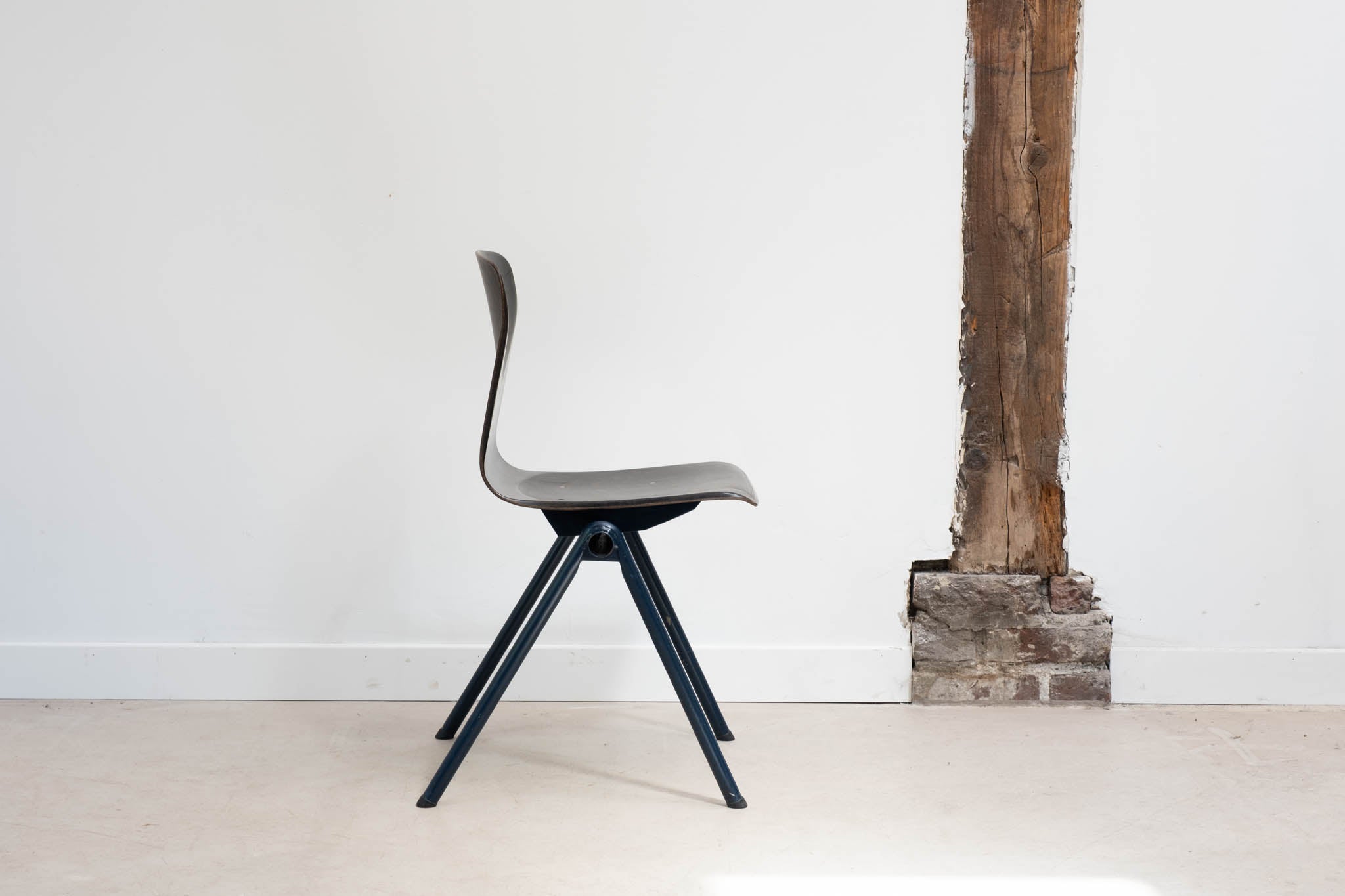 Chaise Galvanitas S30 ébène