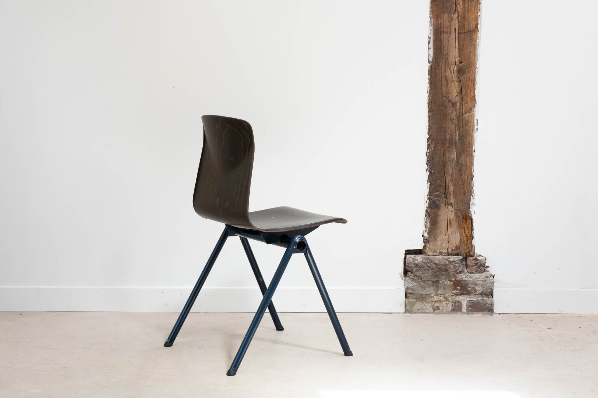 Chaise Galvanitas S30 ébène