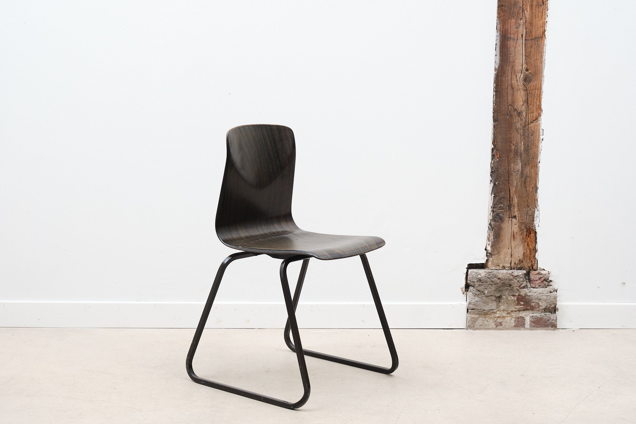 Chaise Galvanitas S23 ébène