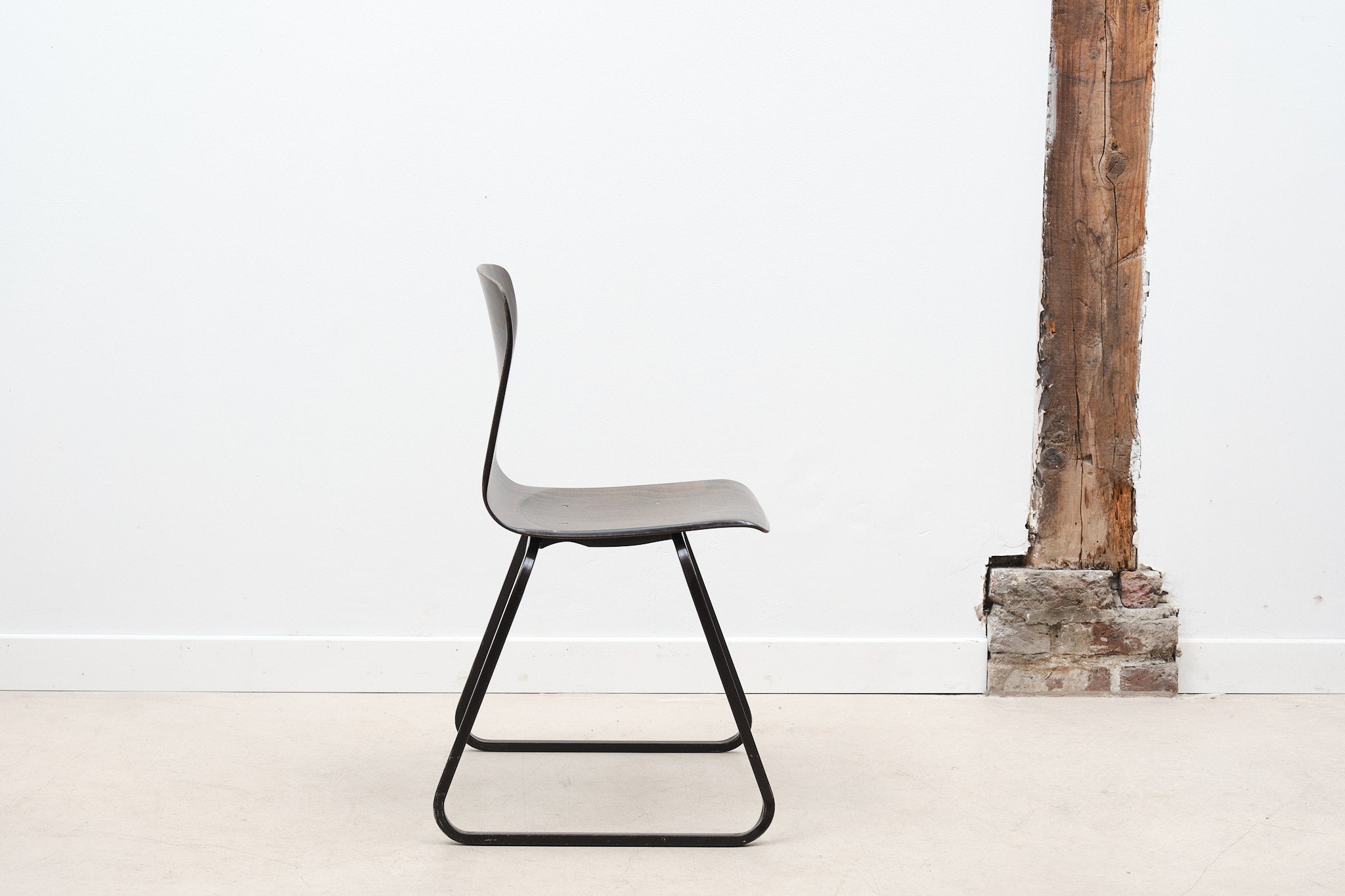 Chaise Galvanitas S23 ébène