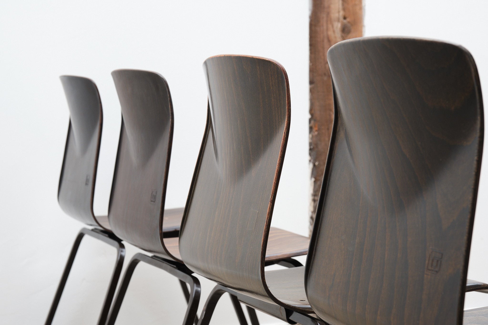 Chaise Galvanitas S23 ébène