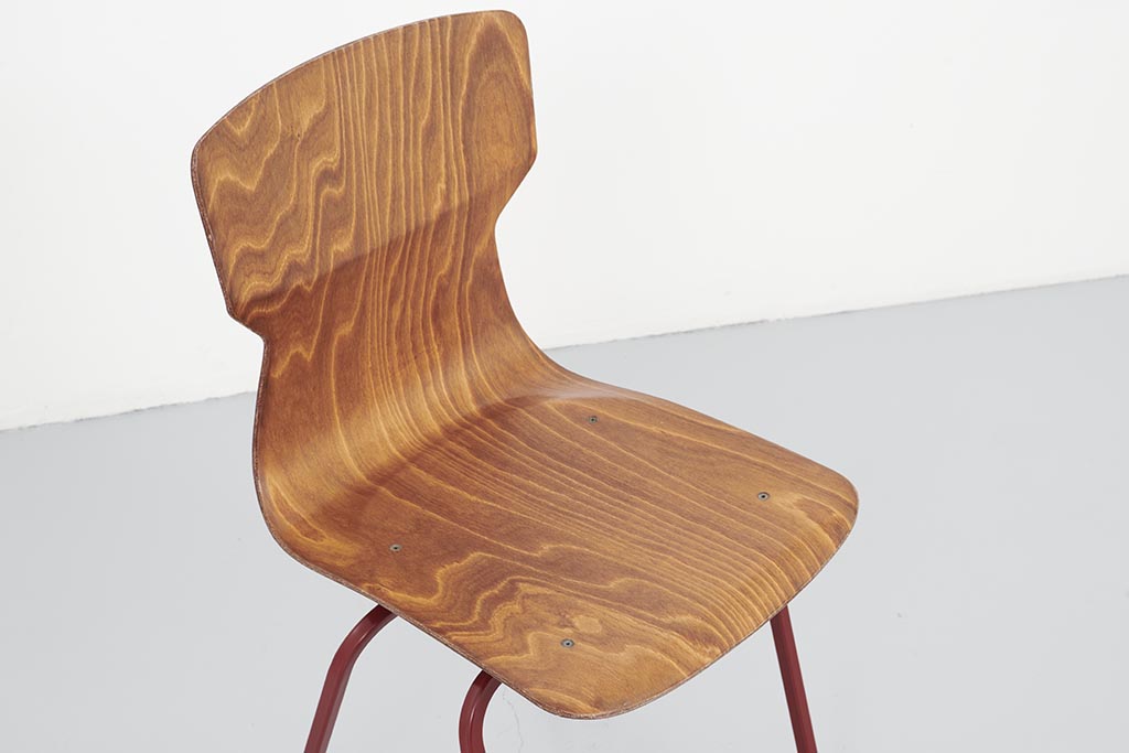 Chaise vintage Eromes E5 chêne et carmin