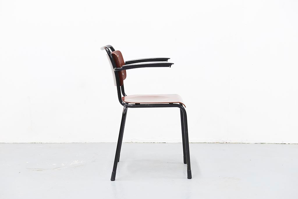 Gispen 206 Accoudoirs - Cartel de Belleville mobilier vintage paris