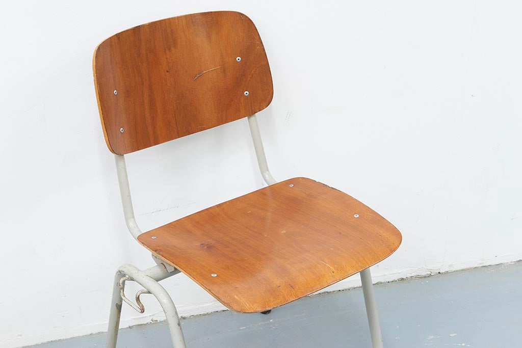 Chaise Marko plywood Chêne / Gris Clair - Cartel de Belleville mobilier vintage paris