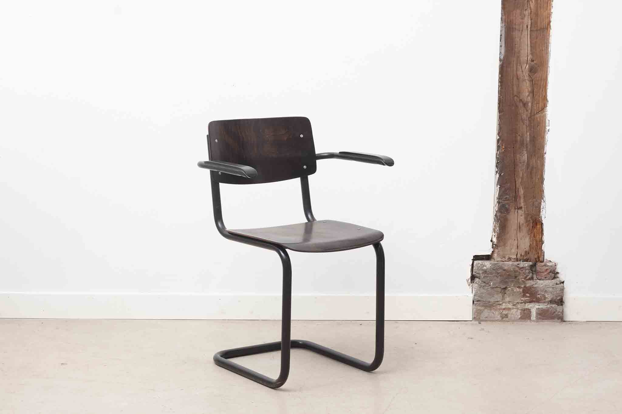 Chaise Pagholz en S avec accoudoirs