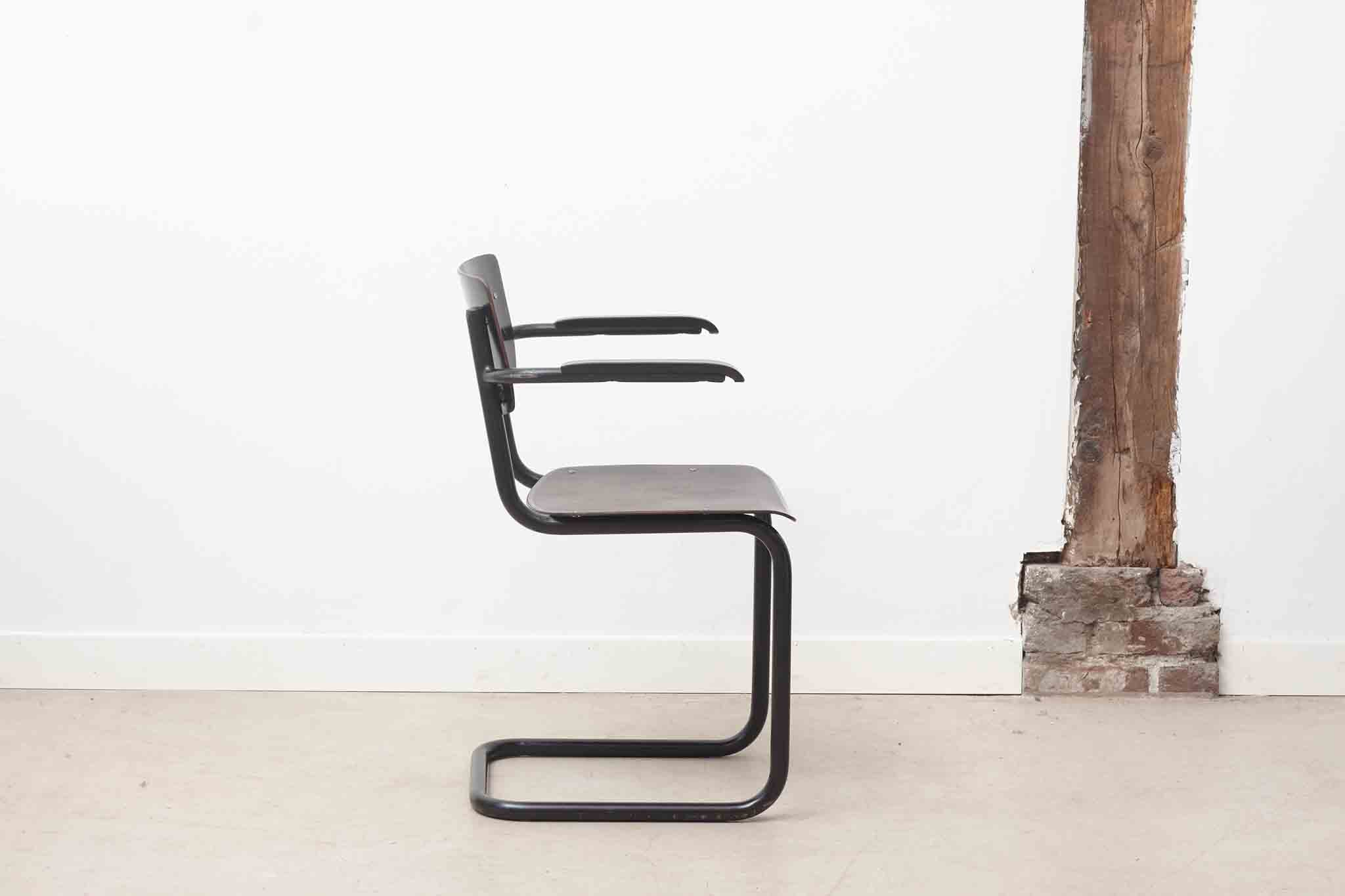 Chaise Pagholz en S avec accoudoirs