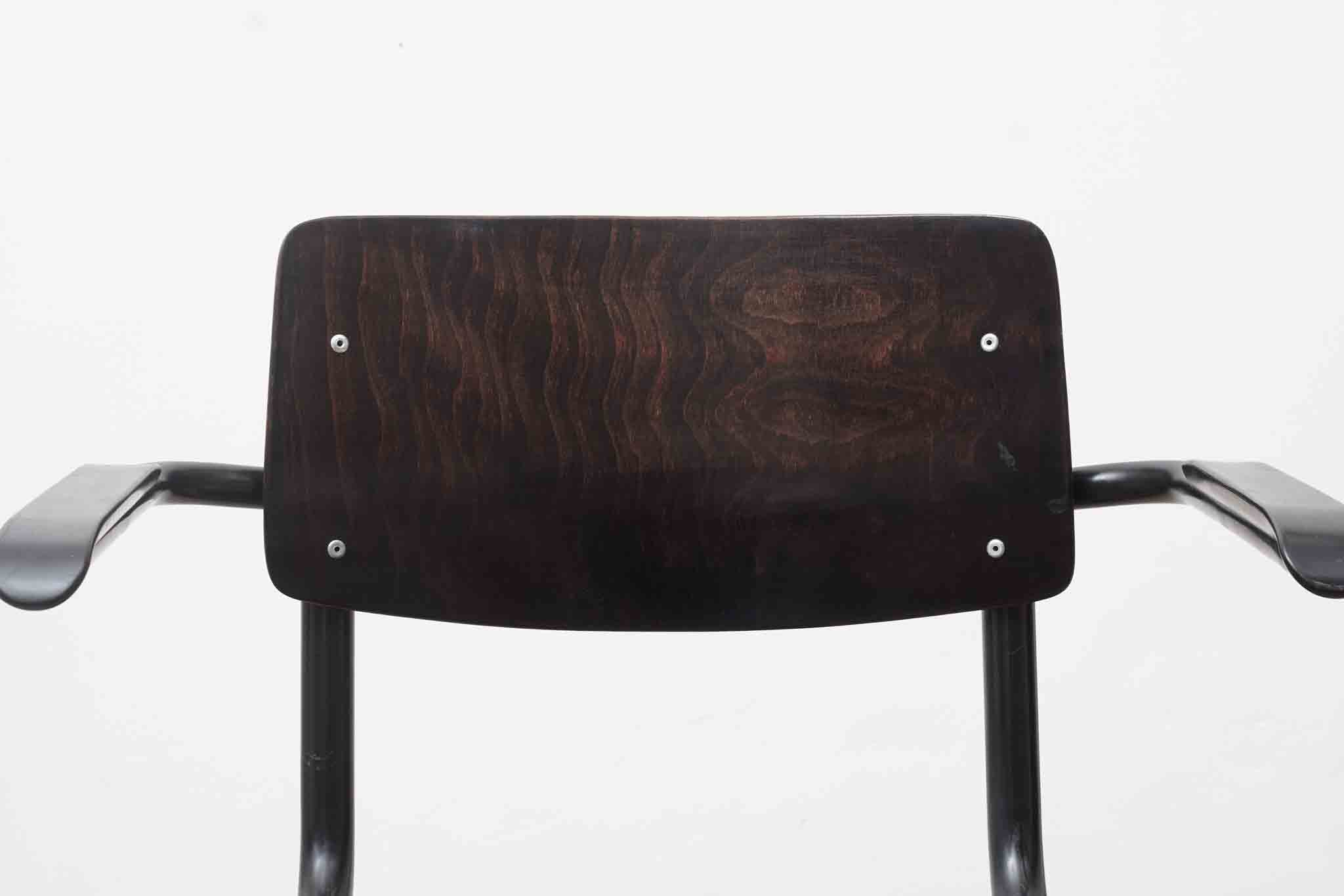 Chaise Pagholz en S avec accoudoirs