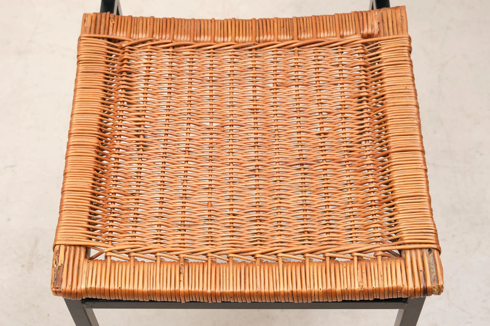 Chaise en rotin Cartel de Belleville