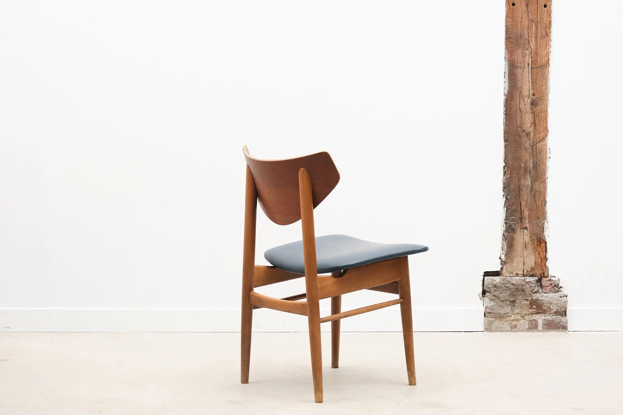 Chaise scandinave colorée Cartel de Belleville