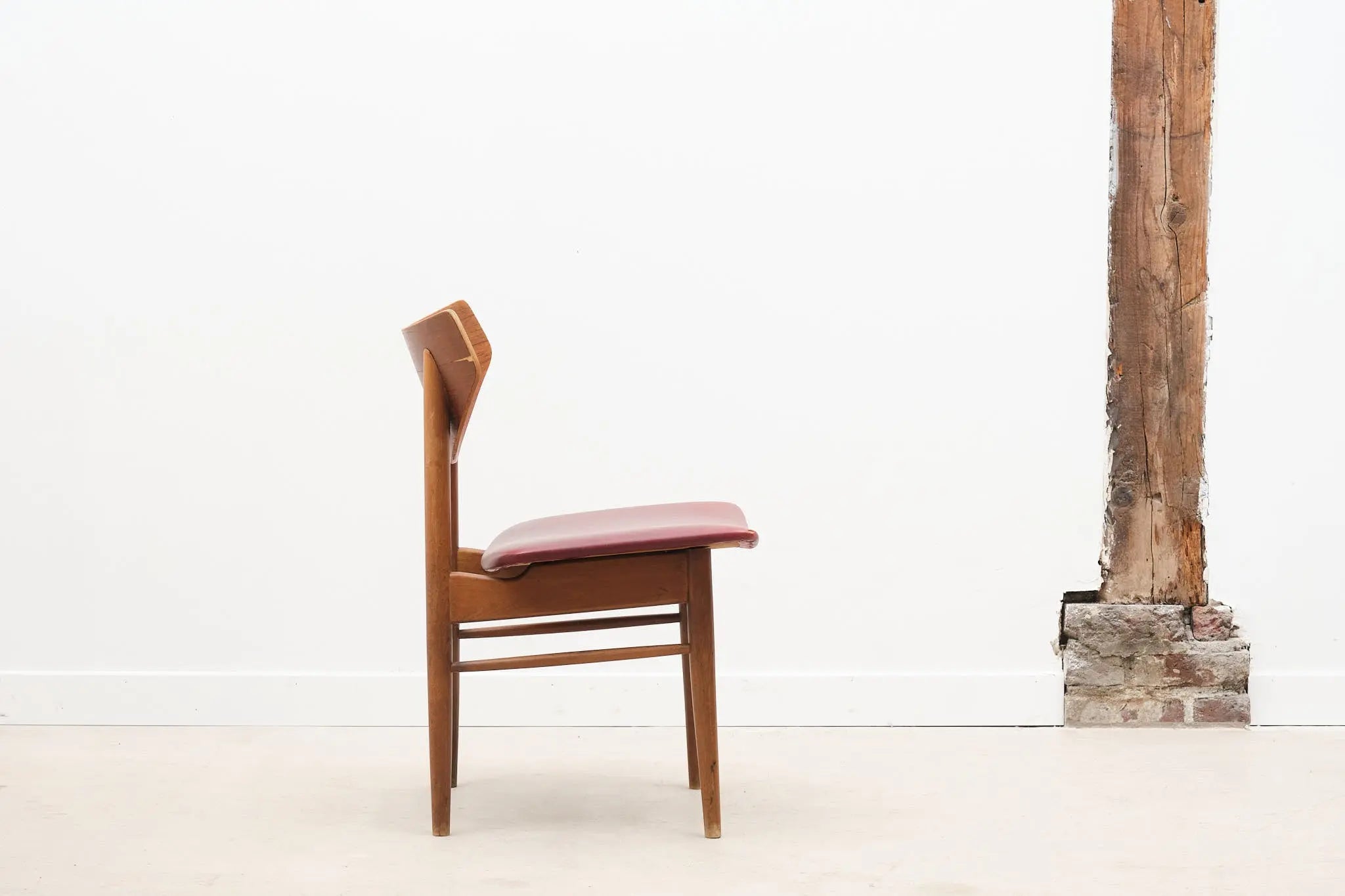 Chaise scandinave colorée Cartel de Belleville