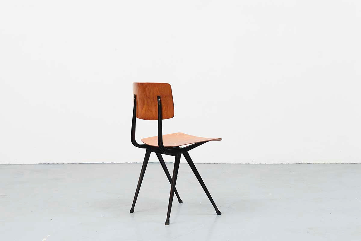 Chaise Friso Kramer Result Pagholz Chene/Noir - Cartel de Belleville mobilier vintage paris