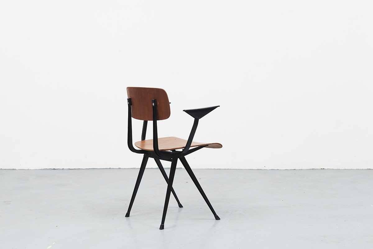 Chaise Friso Kramer Result accoudoirs Chêne/Noir - Cartel de Belleville mobilier vintage paris