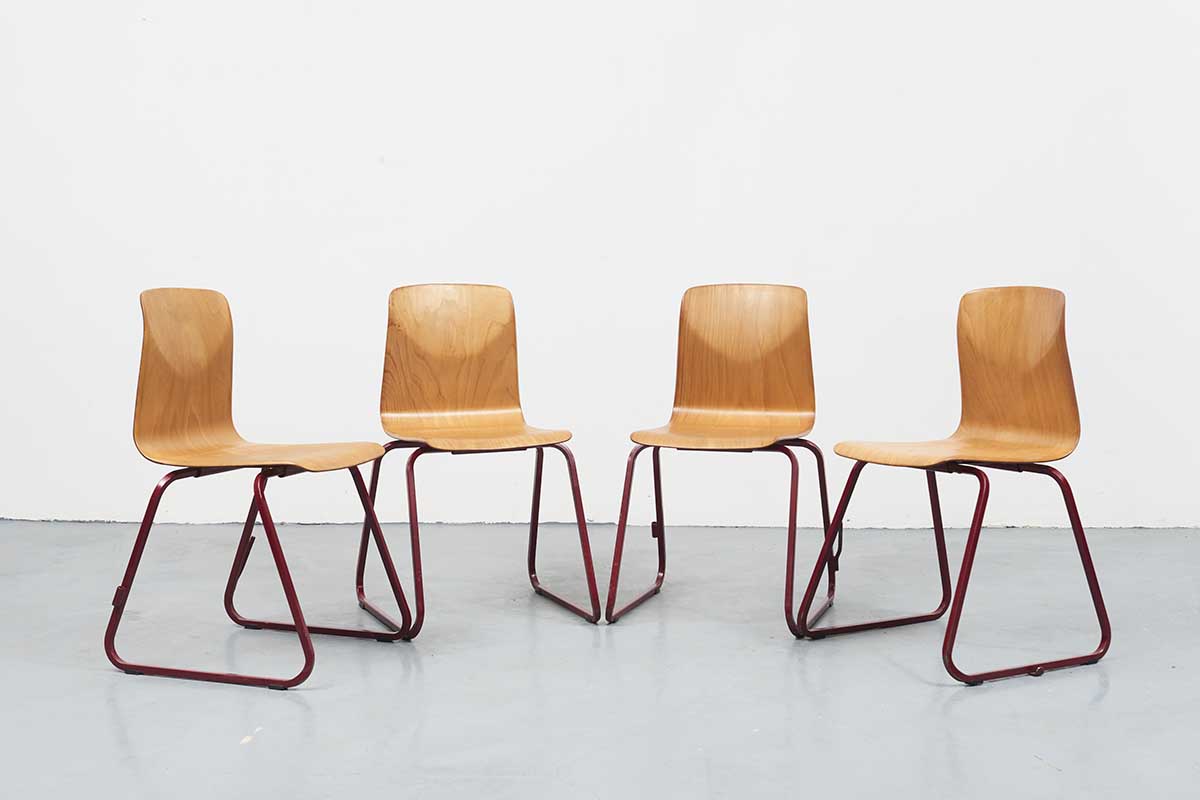 Chaises Galvanitas S23 Hêtre / Rouge - Cartel de Belleville mobilier vintage paris
