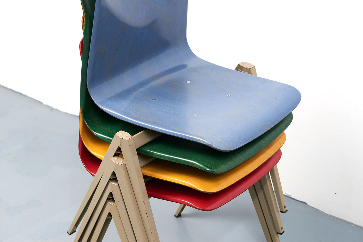 Chaise vintage Galvanitas S22 multicolores Cartel de Belleville