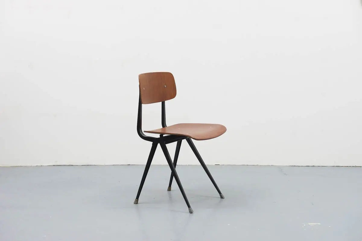 Chaise Friso Kramer Result pietement Noir - Cartel de Belleville mobilier vintage paris