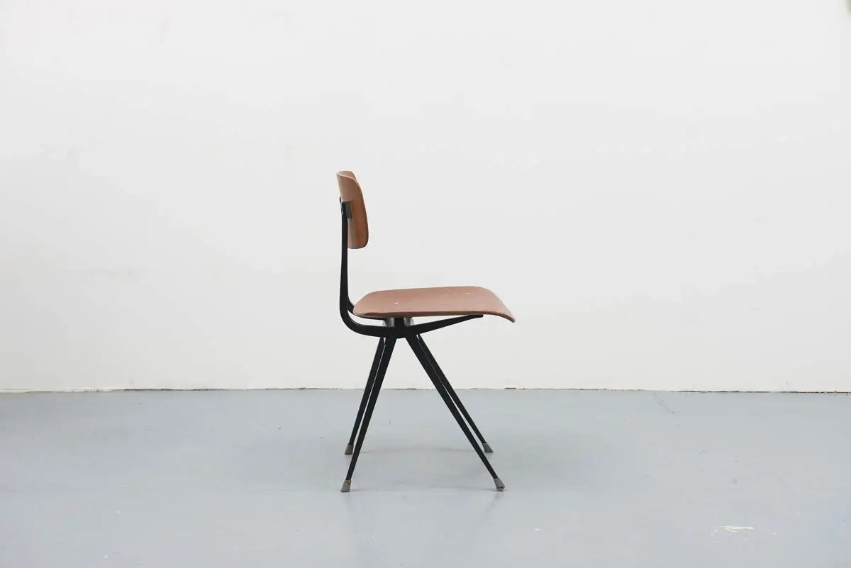 Chaise Friso Kramer Result pietement Noir - Cartel de Belleville mobilier vintage paris