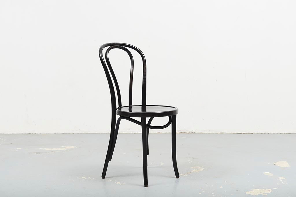 Chaise bistrot style Thonet n°18 noir Cartel de Belleville
