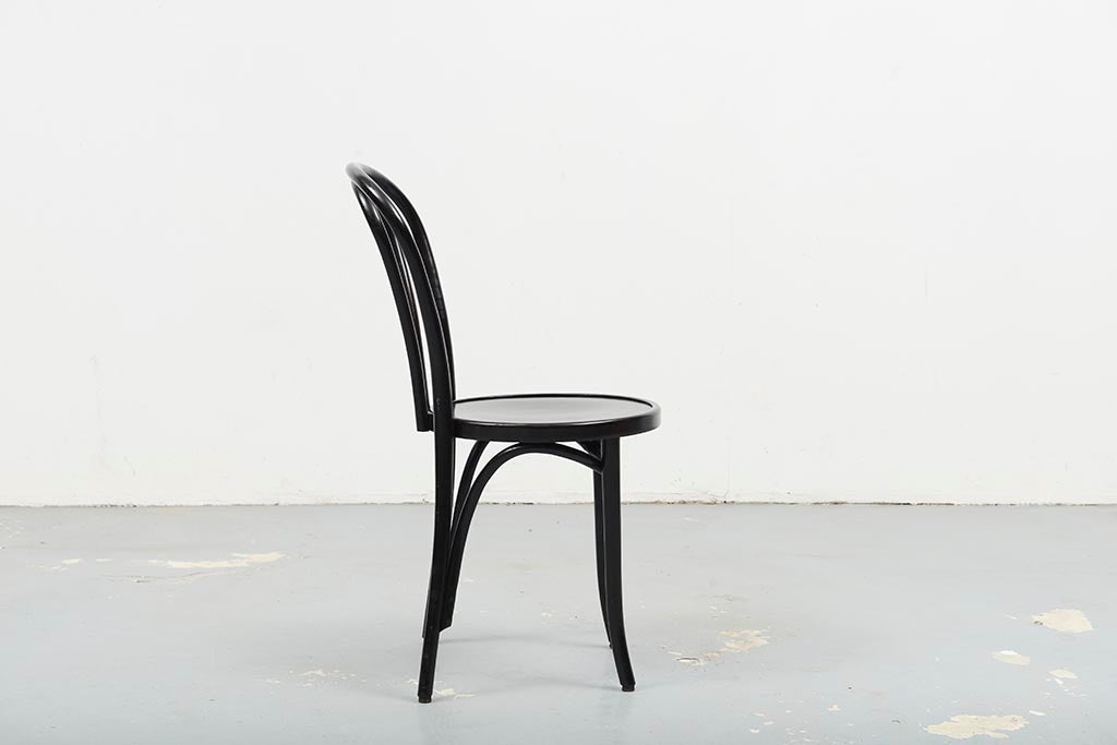 Chaise bistrot style Thonet n°18 noir Cartel de Belleville