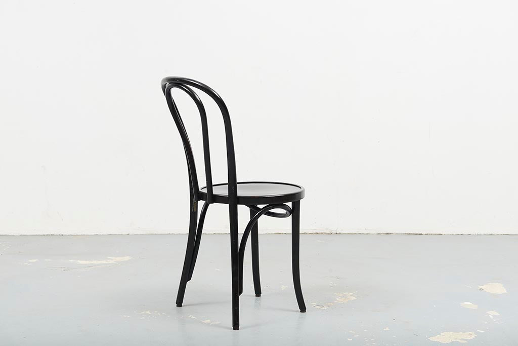 Chaise bistrot style Thonet n°18 noir Cartel de Belleville