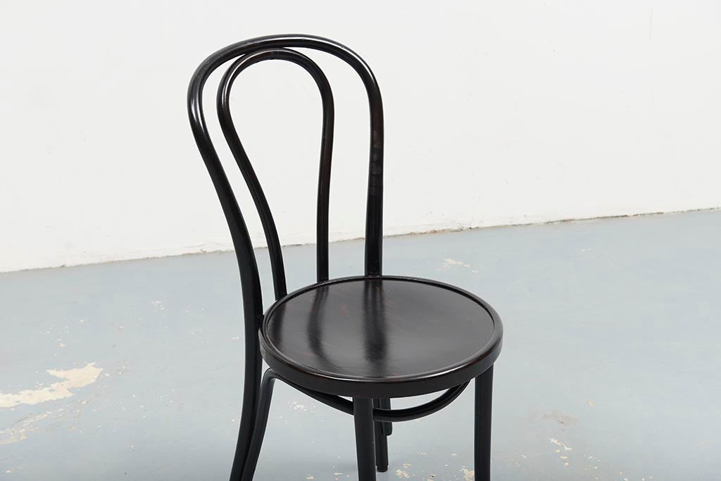 Chaise bistrot style Thonet n°18 noir Cartel de Belleville