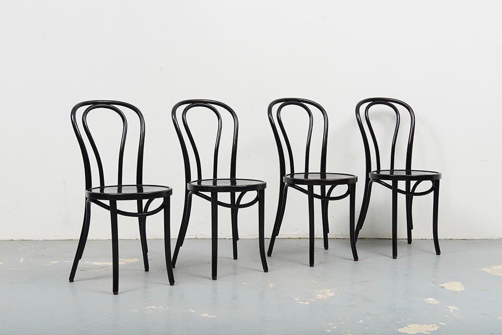 Chaise bistrot style Thonet n°18 noir Cartel de Belleville