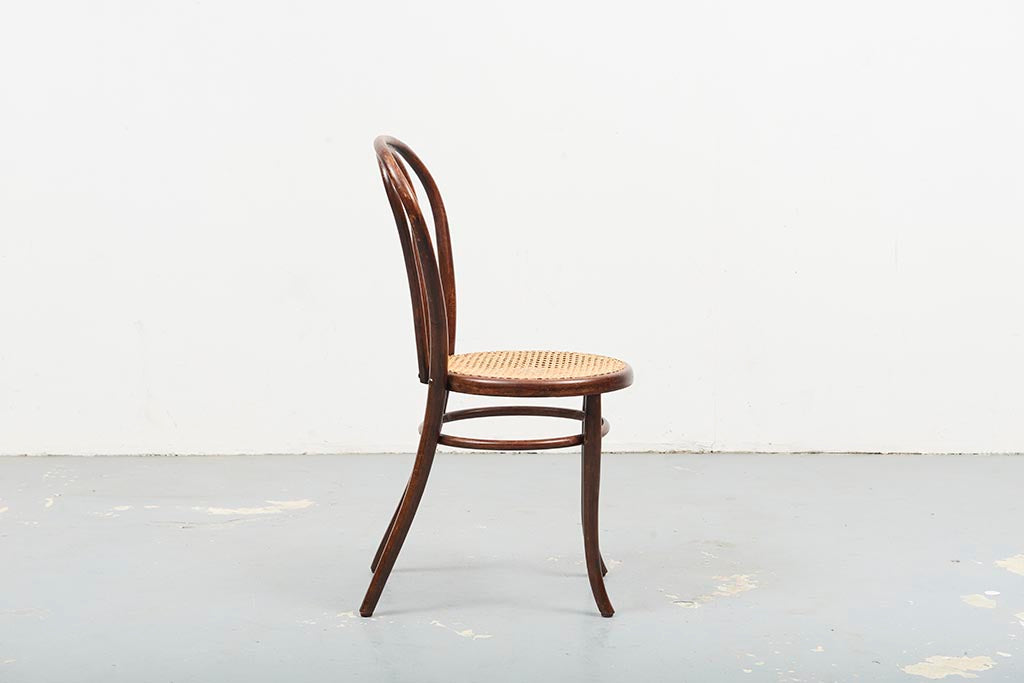 Chaise vintage style Thonet n°18 cannée Cartel de Belleville