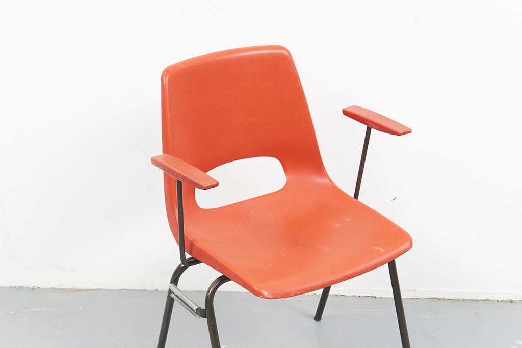 Chaises de terrasse vintage avec accoudoirs - Cartel de Belleville mobilier vintage paris