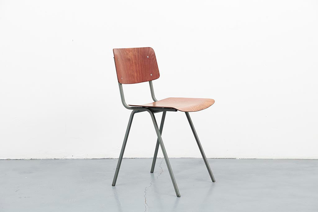 Chaise Eromes F6 chêne et gris clair Cartel de Belleville