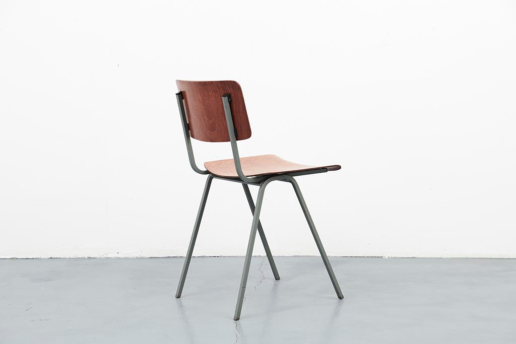 Chaise Eromes F6 chêne et gris clair Cartel de Belleville