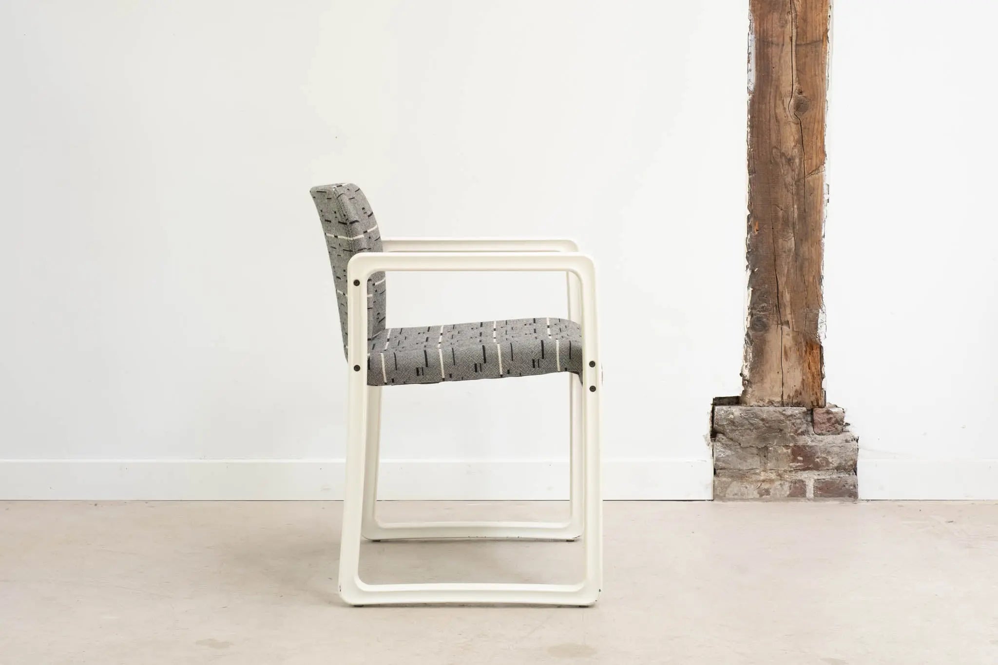Fauteuil Kembo Upsilon à motifs Cartel de Belleville
