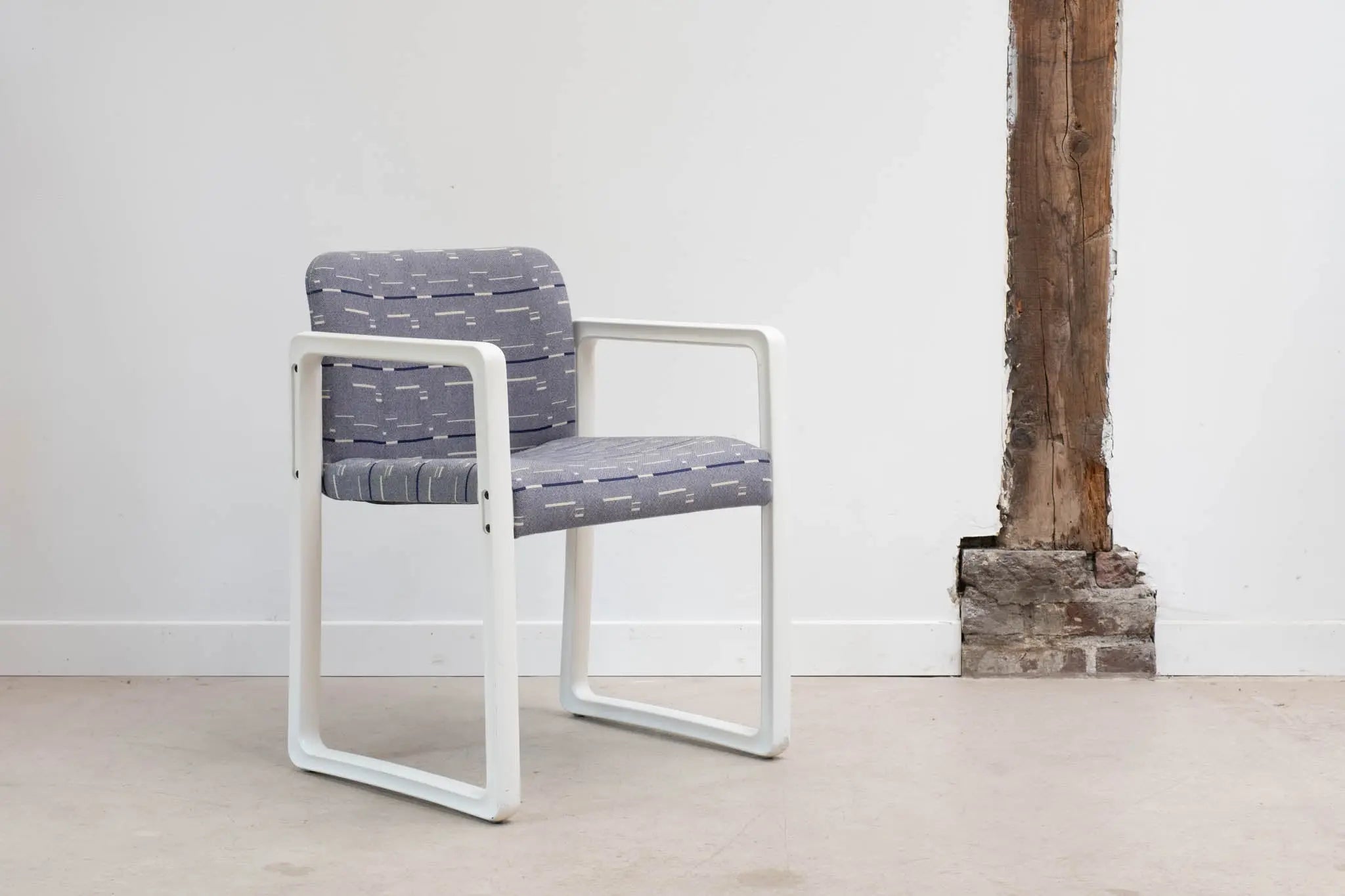 Fauteuil Kembo Upsilon à motifs Cartel de Belleville