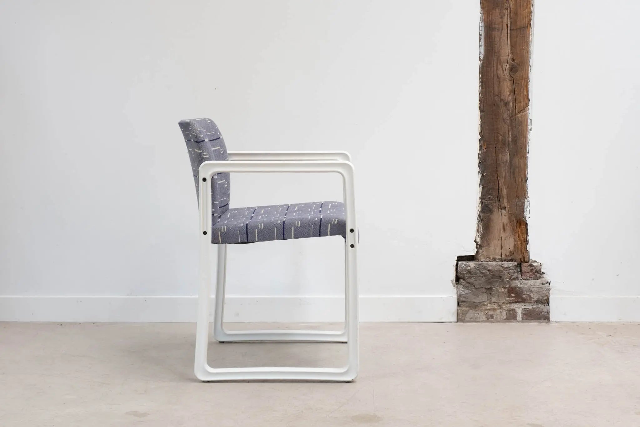 Fauteuil Kembo Upsilon à motifs Cartel de Belleville