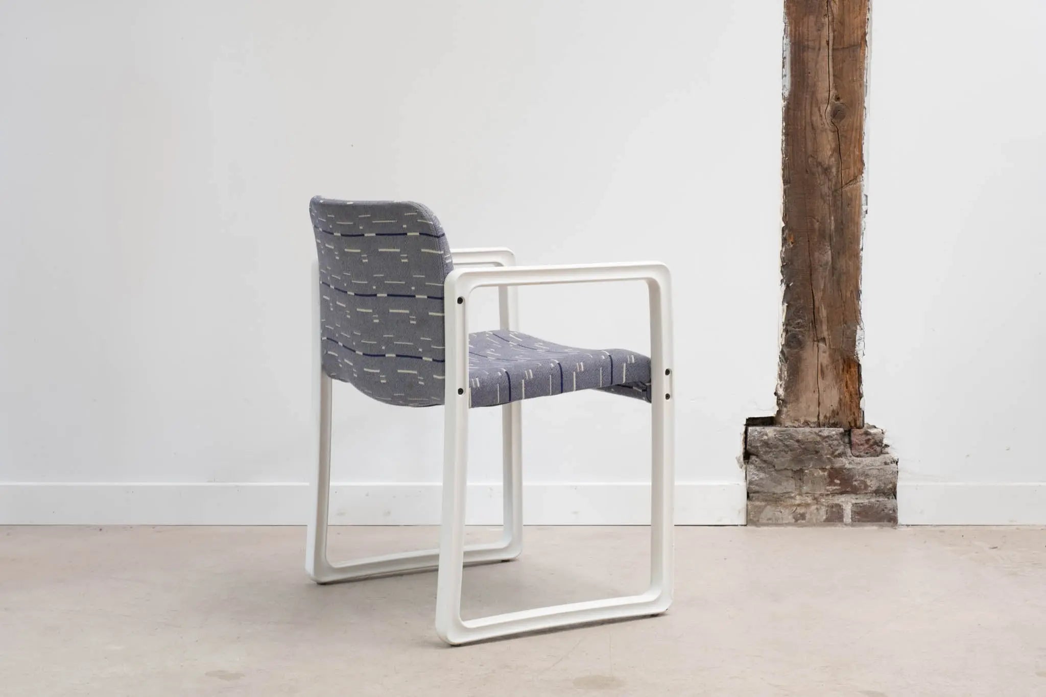 Fauteuil Kembo Upsilon à motifs Cartel de Belleville