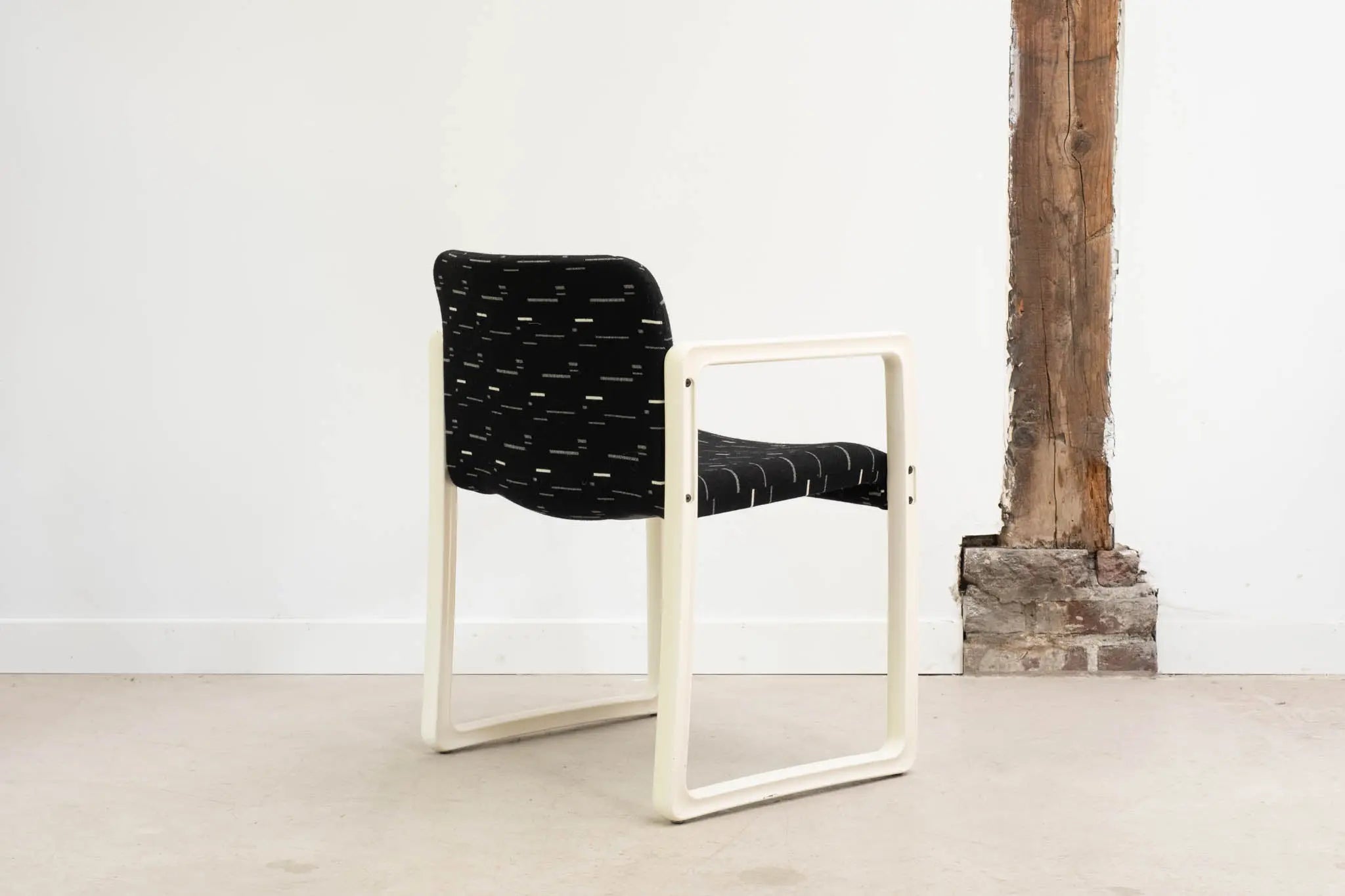 Fauteuil Kembo Upsilon à motifs Cartel de Belleville