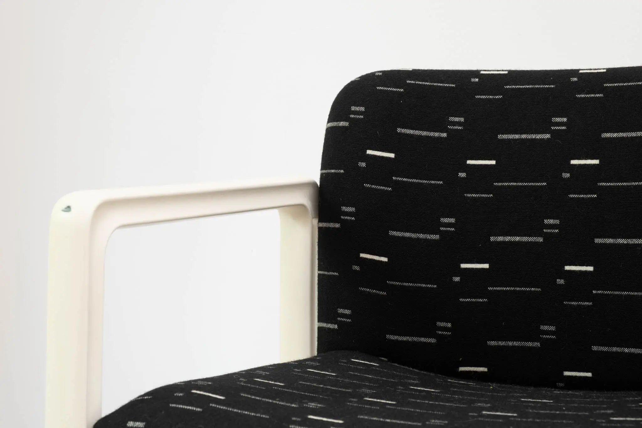 Fauteuil Kembo Upsilon à motifs Cartel de Belleville