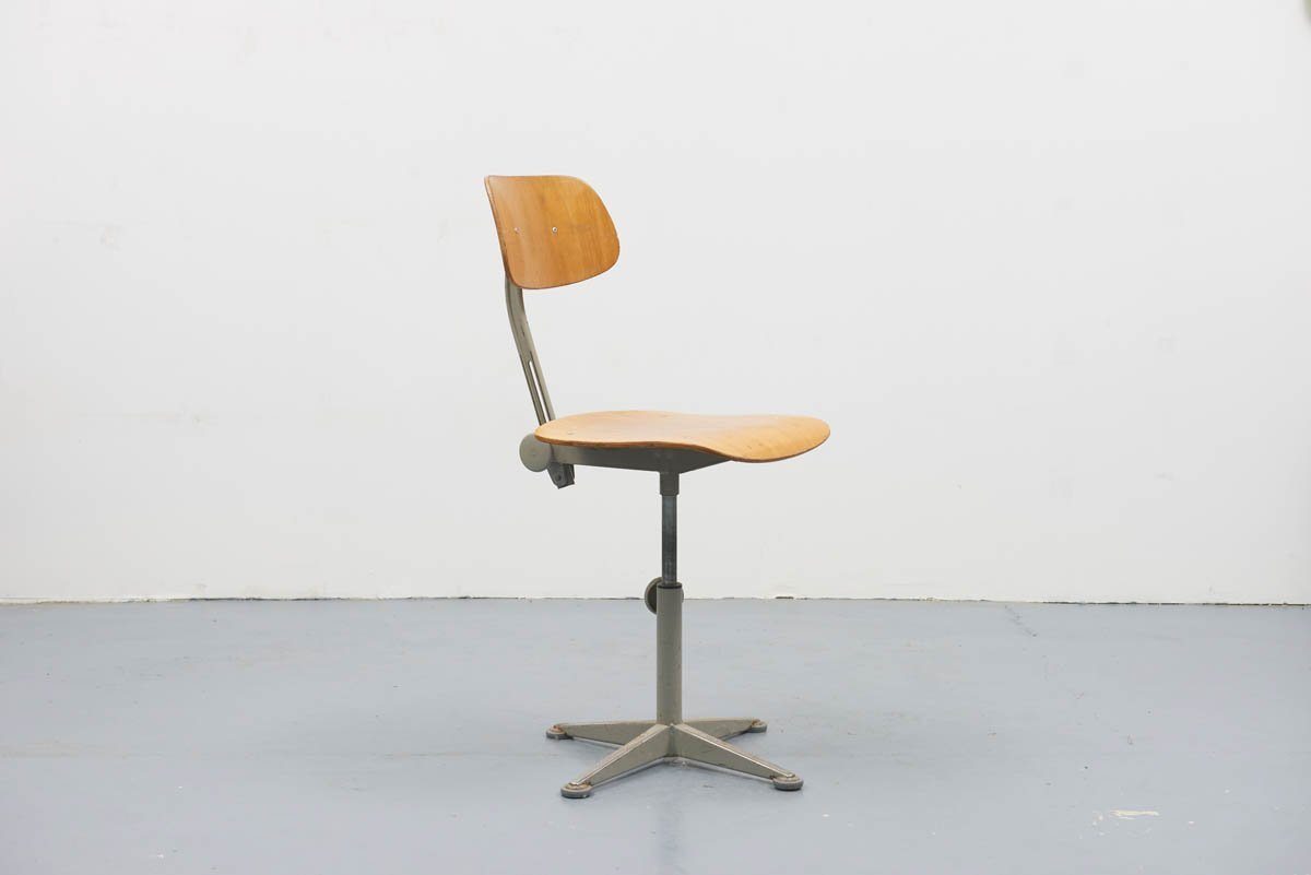 Chaise d'atelier Friso Kramer - Cartel de Belleville mobilier vintage paris