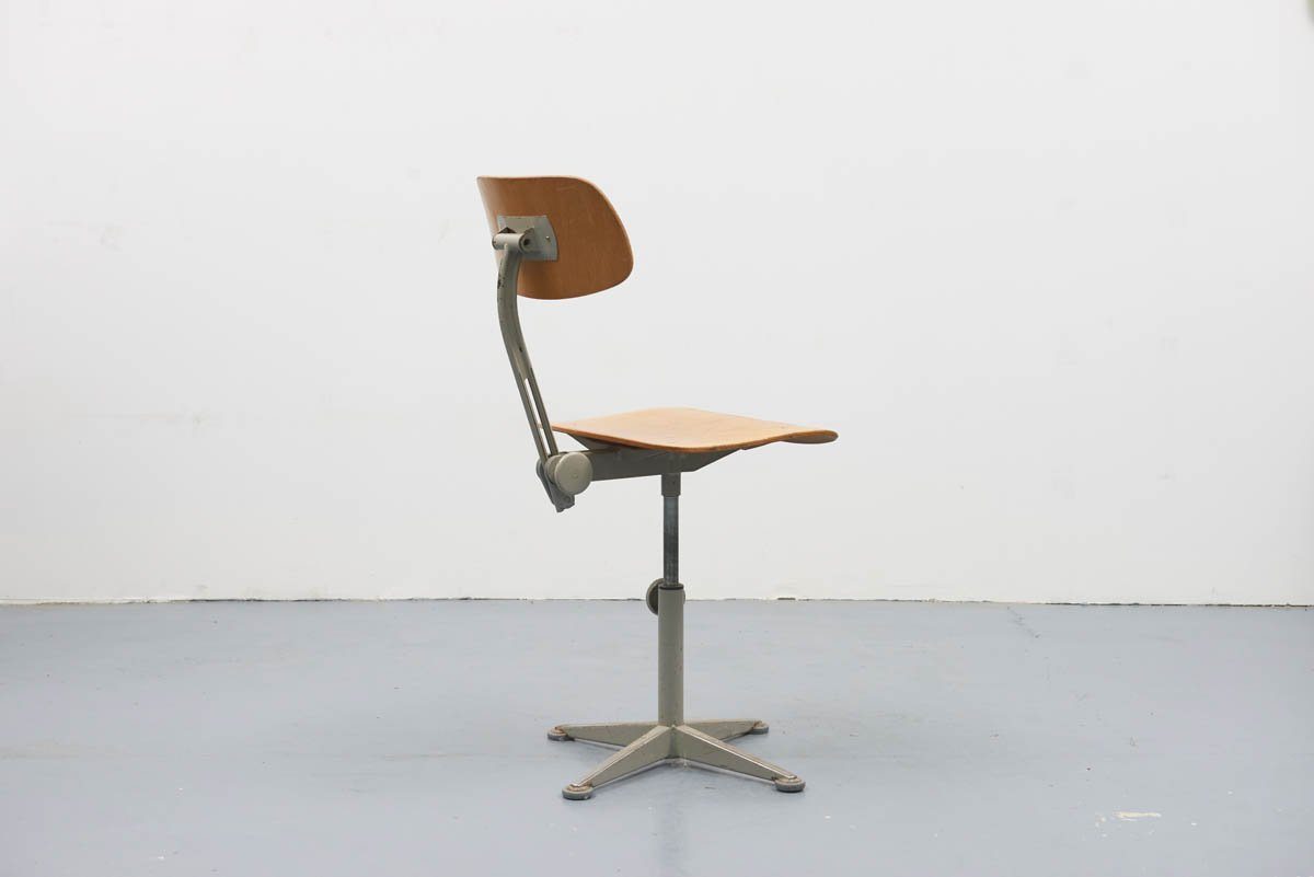 Chaise d'atelier Friso Kramer - Cartel de Belleville mobilier vintage paris