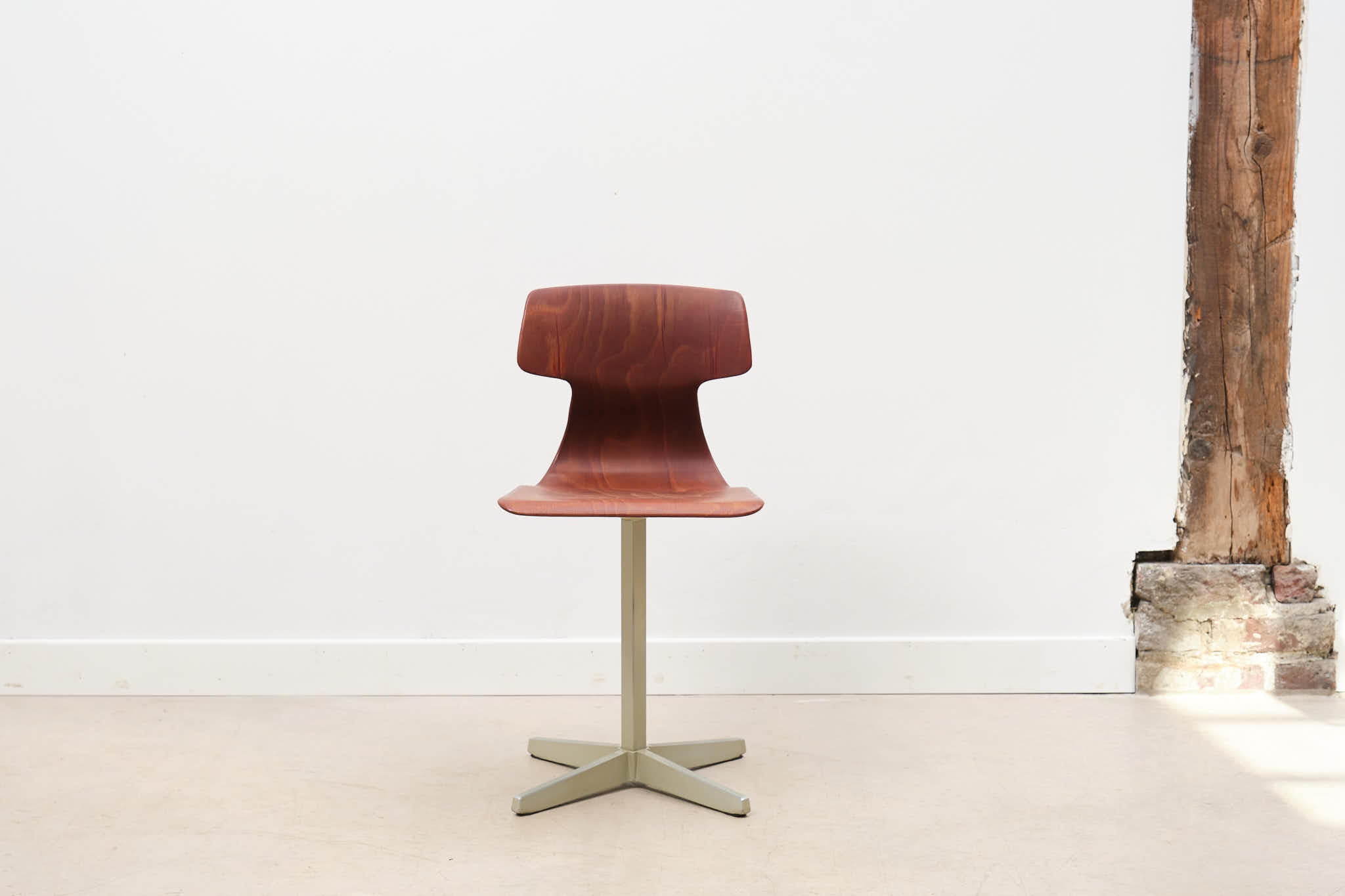 Chaise Galvanitas étoile acajou / beige