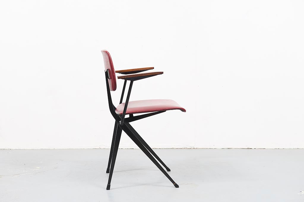 Chaise vintage Marko S202 Spinstoel accoudoirs bordeaux et noir