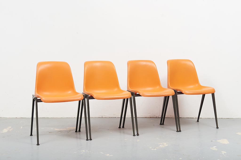 Chaise vintage Presikhaaf orange et gris Cartel de Belleville