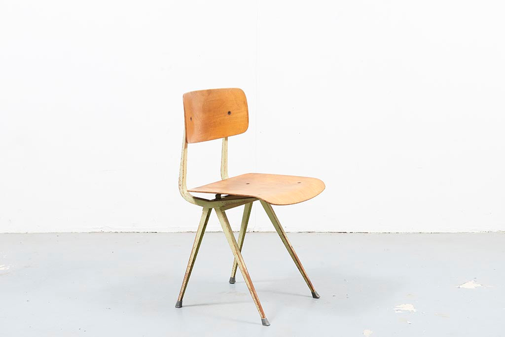 Chaise Friso Kramer Result 1ère édition chêne et jaune Cartel de Belleville